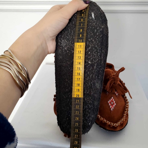 Manitobah Mukluks Harvester Moccassin Brown Suede Fringe Beaded Boho Hippie - Picture 6 of 6